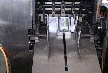 خط تعبئة وختم الأنابيب البلاستيكية الأوتوماتيكي لمنتجات مستحضرات التجميل والكريمات واللوشن مع التعبئة بالكرتون والتغليف بالانكماش1